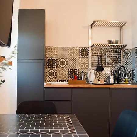 Kiwi Apartment *